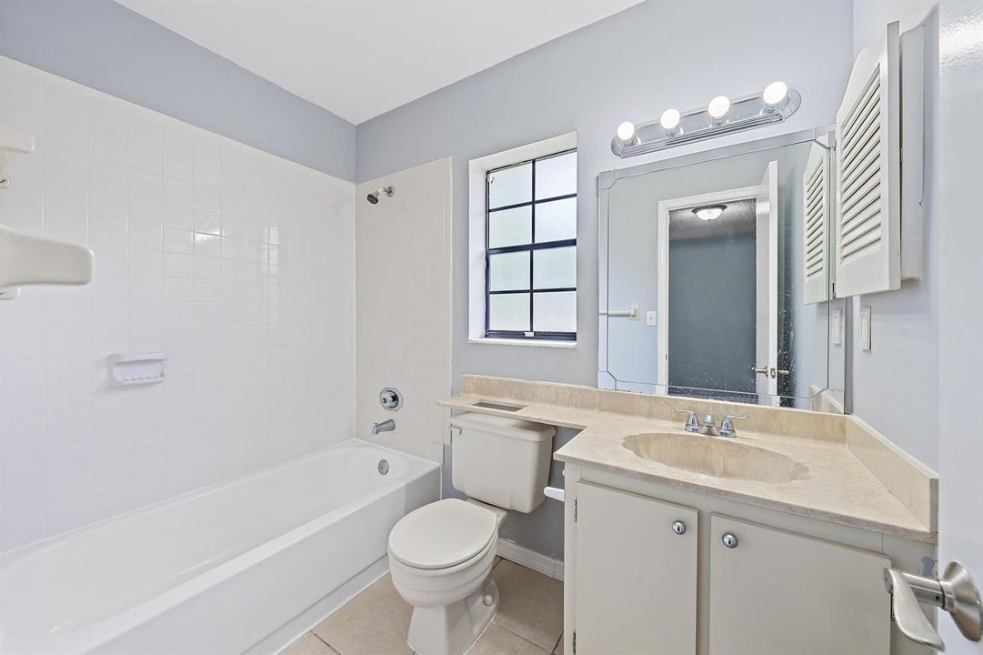 352 Prestwick Cir unit 1-25