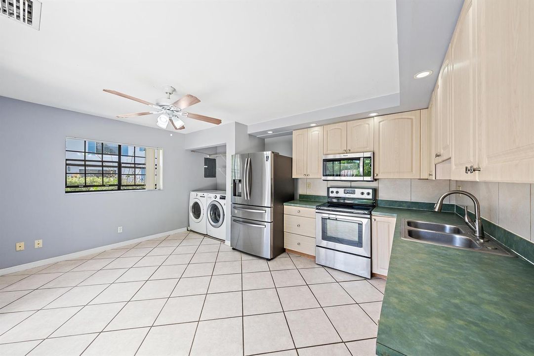 352 Prestwick Cir unit 1-14