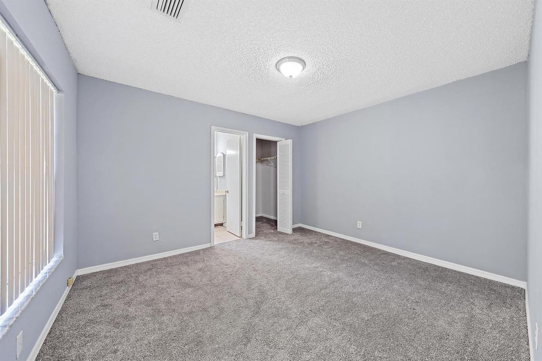 352 Prestwick Cir unit 1-24