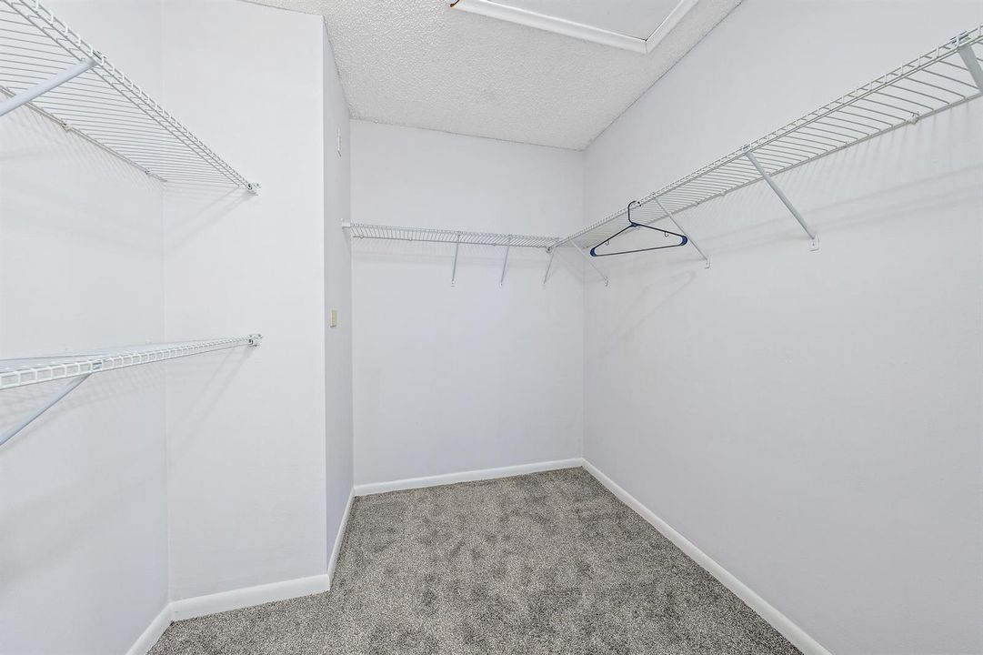 352 Prestwick Cir unit 1-11