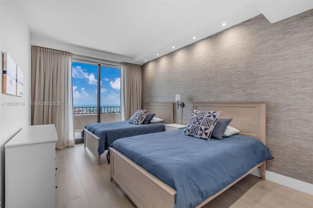 Recently Sold: $1,695,000 (2 beds, 2 baths, 1506 Square Feet)