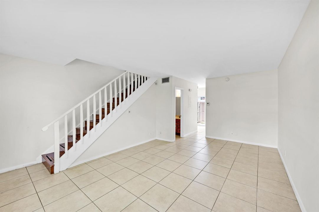 16 NE 20th Ct 5