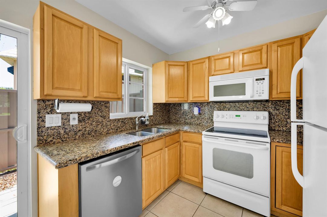 16 NE 20th Ct 8