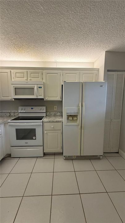 Недавно арендовано: $2,150 (2 спален, 2 ванн, 1099 Квадратных фут)