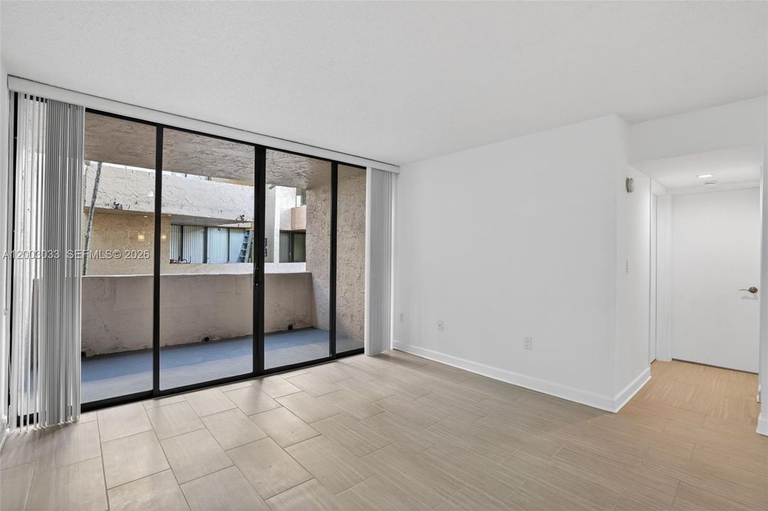 Activo con contrato: $252,900 (2 camas, 2 baños, 900 Pies cuadrados)