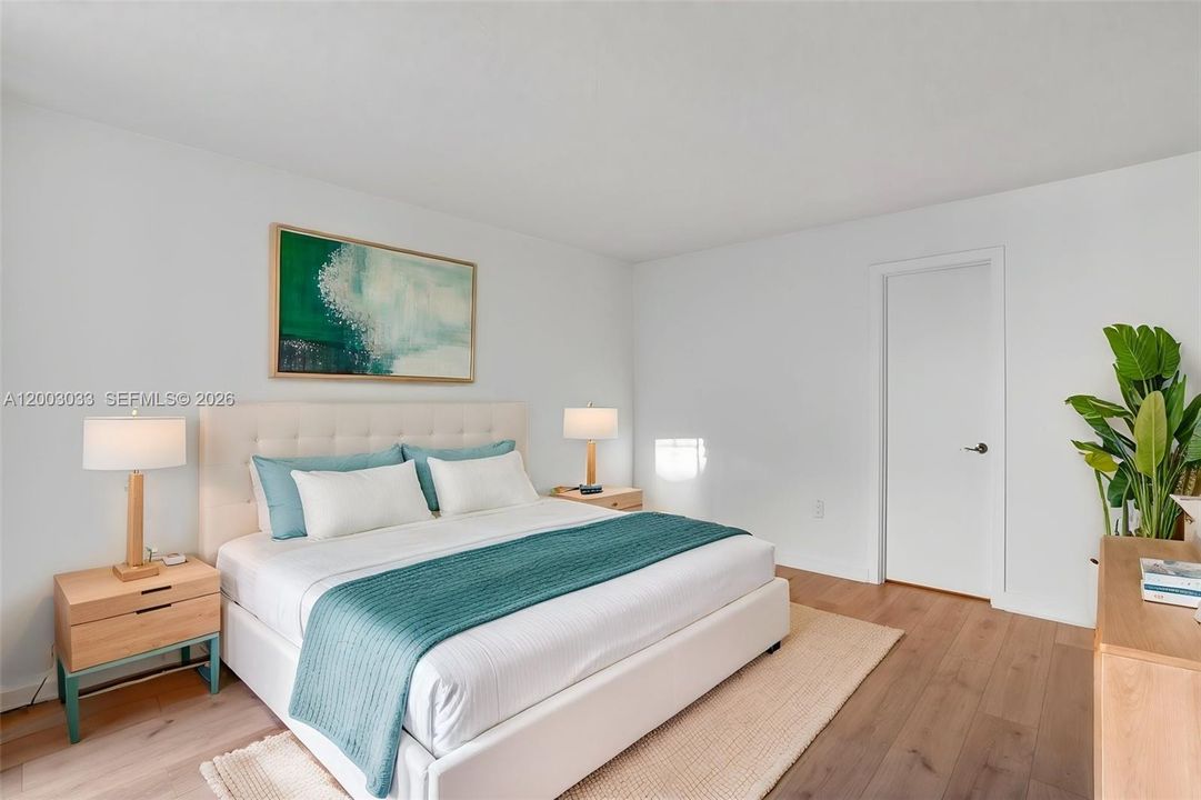 Activo con contrato: $252,900 (2 camas, 2 baños, 900 Pies cuadrados)