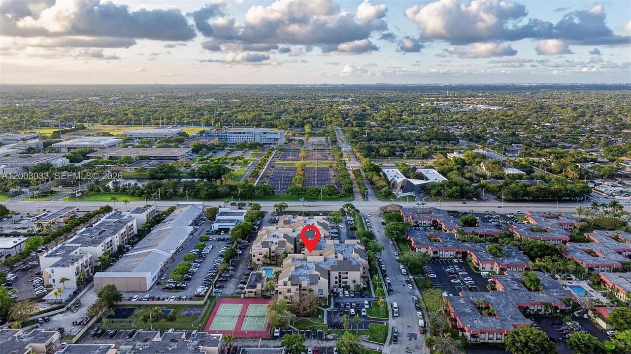 Close to Miami Dade College,Turnpike &  Bus stops