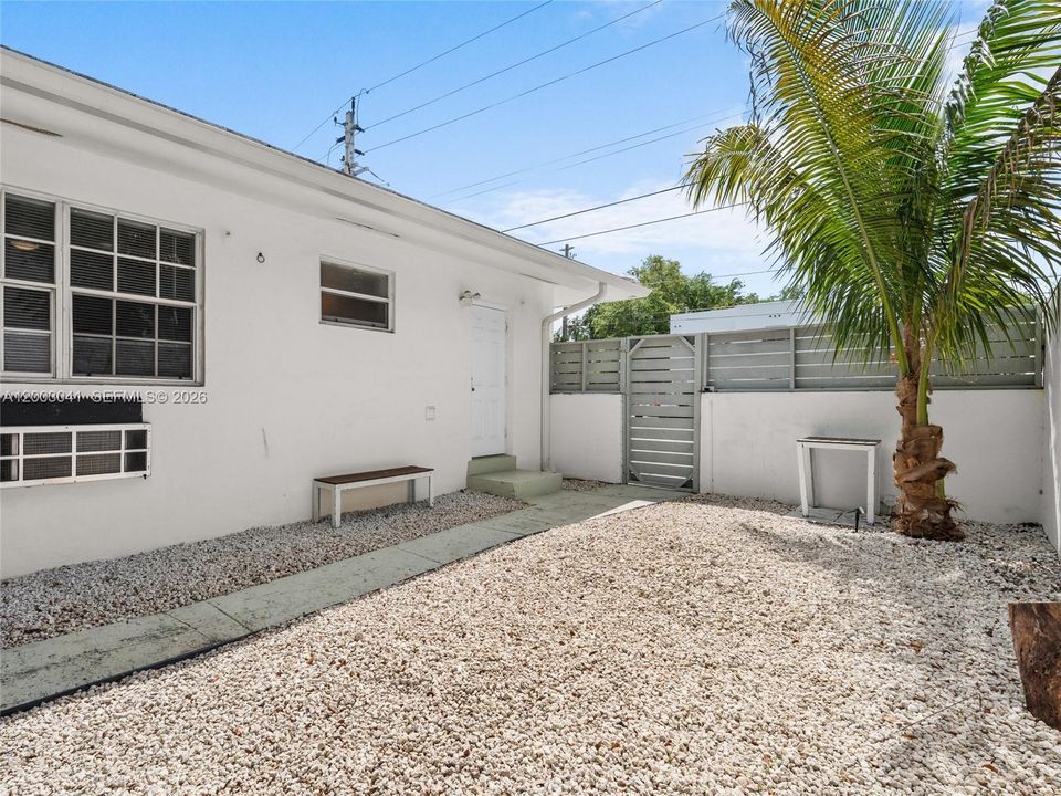 Yard - each unit has its private backyard