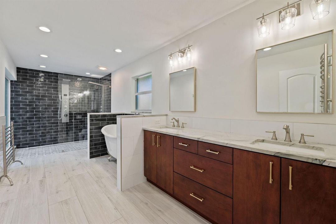 23-web-or-mls-301-jacaranda-dr