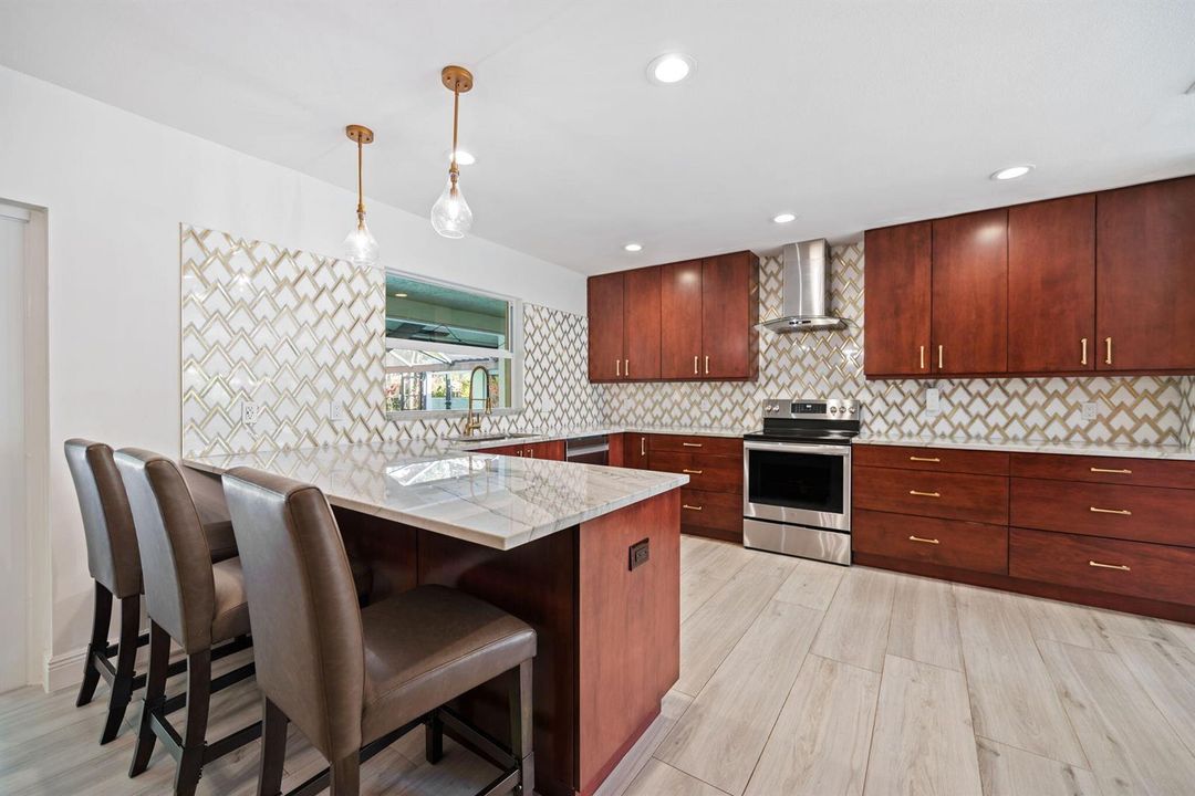 16-web-or-mls-301-jacaranda-dr