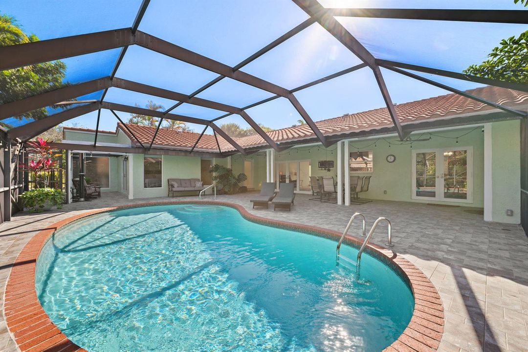 35-web-or-mls-301-jacaranda-dr