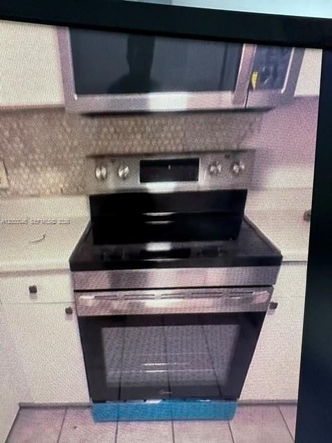 На продажу: $165,000 (1 спален, 1 ванн, 893 Квадратных фут)