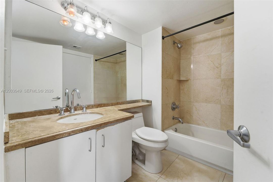 En Venta: $1,150,000 (2 camas, 2 baños, 1147 Pies cuadrados)