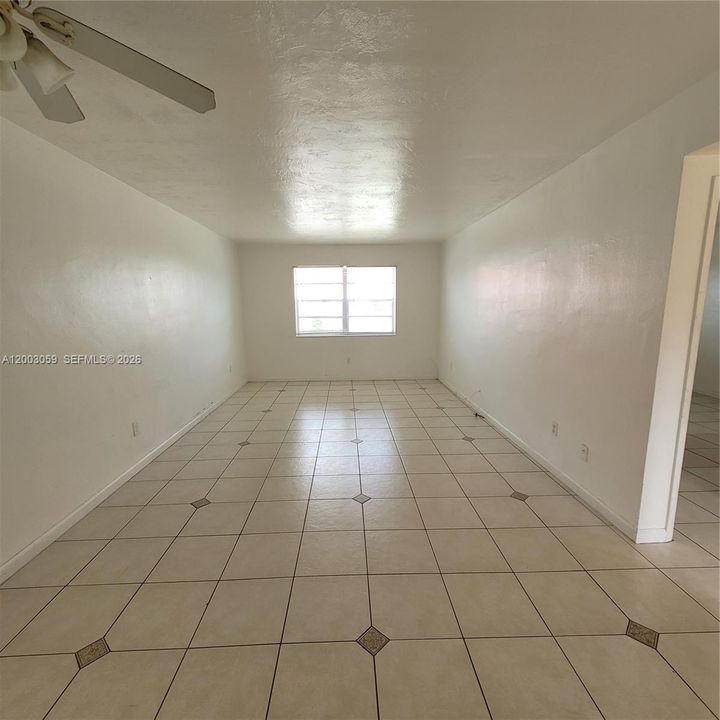 En Venta: $156,900 (1 camas, 1 baños, 813 Pies cuadrados)