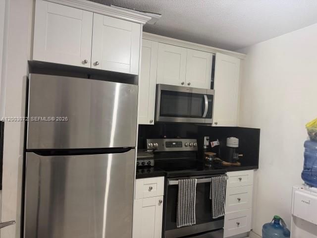 Activo con contrato: $2,300 (2 camas, 1 baños, 855 Pies cuadrados)