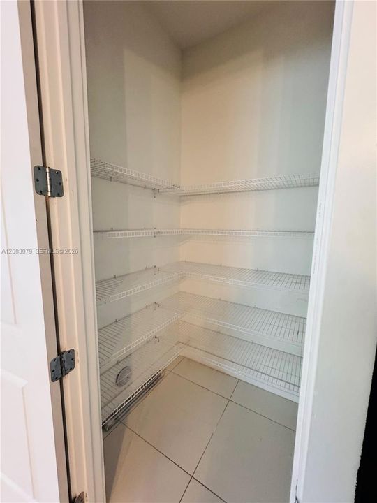 В аренду: $8,700 (5 спален, 4 ванн, 3436 Квадратных фут)