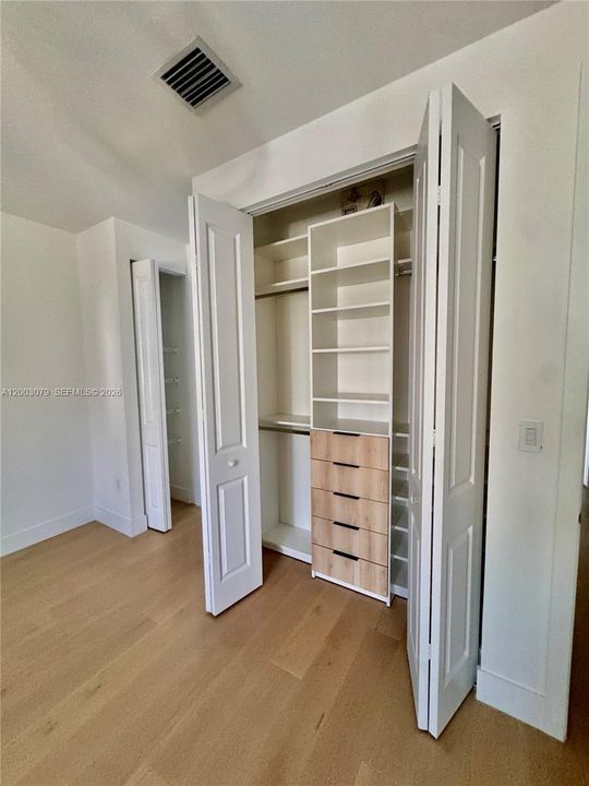 В аренду: $8,700 (5 спален, 4 ванн, 3436 Квадратных фут)