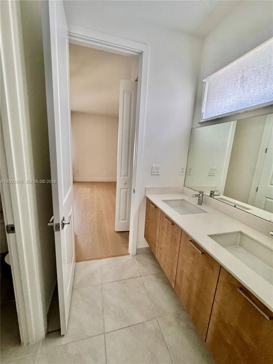 В аренду: $8,700 (5 спален, 4 ванн, 3436 Квадратных фут)
