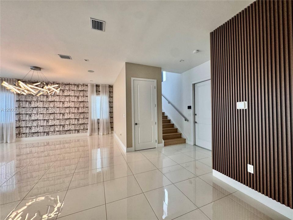 В аренду: $8,700 (5 спален, 4 ванн, 3436 Квадратных фут)