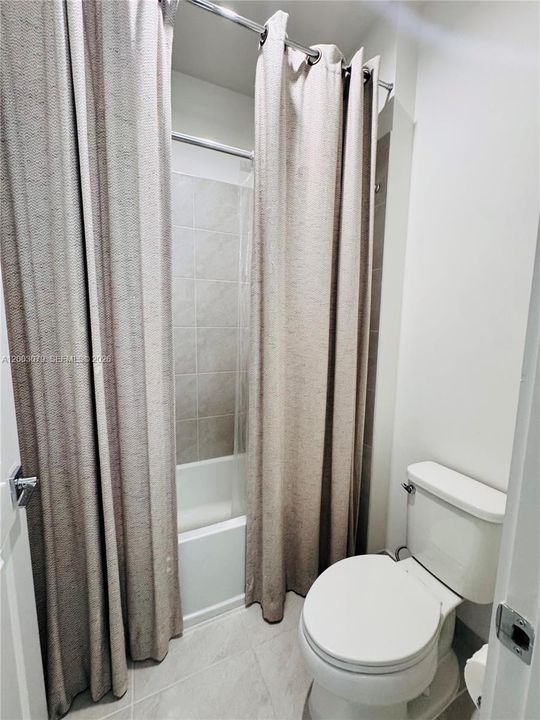 В аренду: $8,700 (5 спален, 4 ванн, 3436 Квадратных фут)