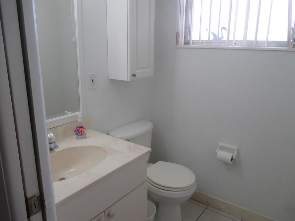 1/2 Bath