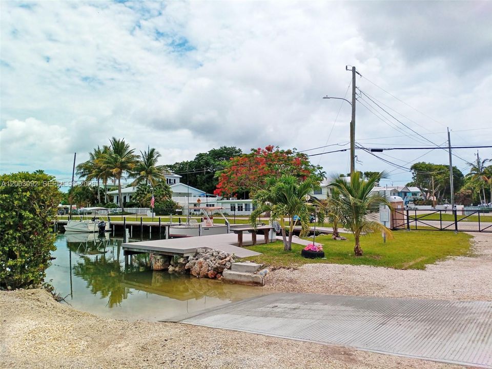 For Sale: $594,995 (2 beds, 2 baths, 852 Square Feet)