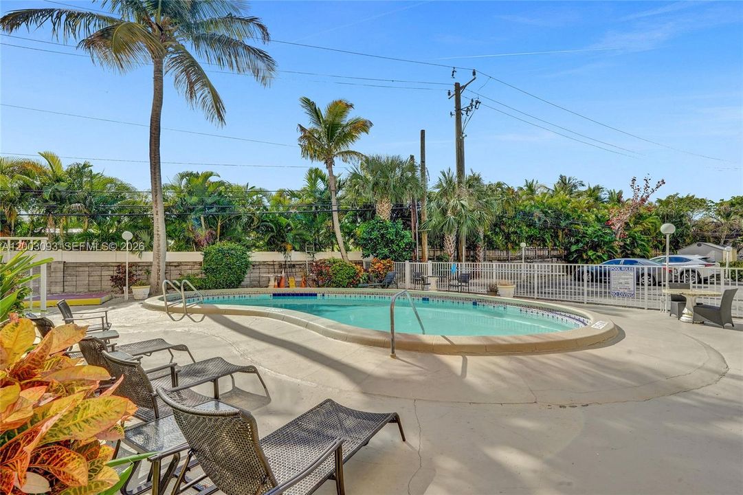For Sale: $175,000 (2 beds, 1 baths, 650 Square Feet)