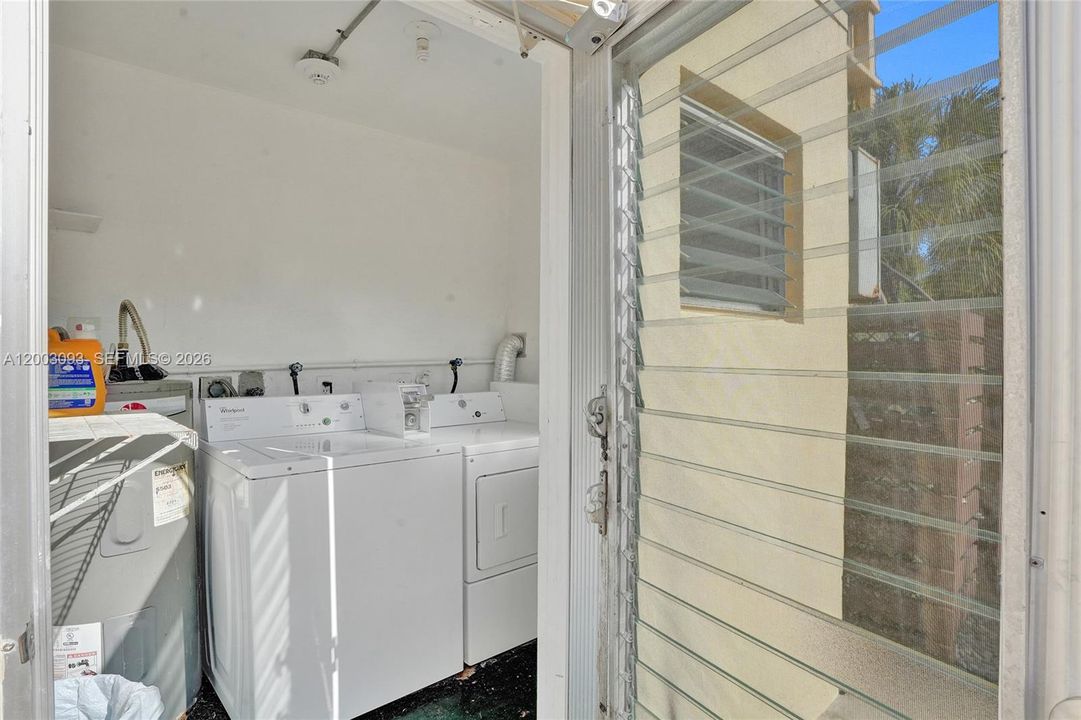 For Sale: $175,000 (2 beds, 1 baths, 650 Square Feet)