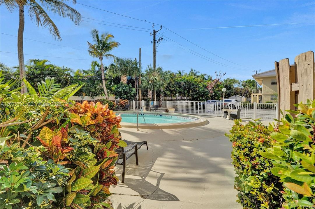 For Sale: $175,000 (2 beds, 1 baths, 650 Square Feet)