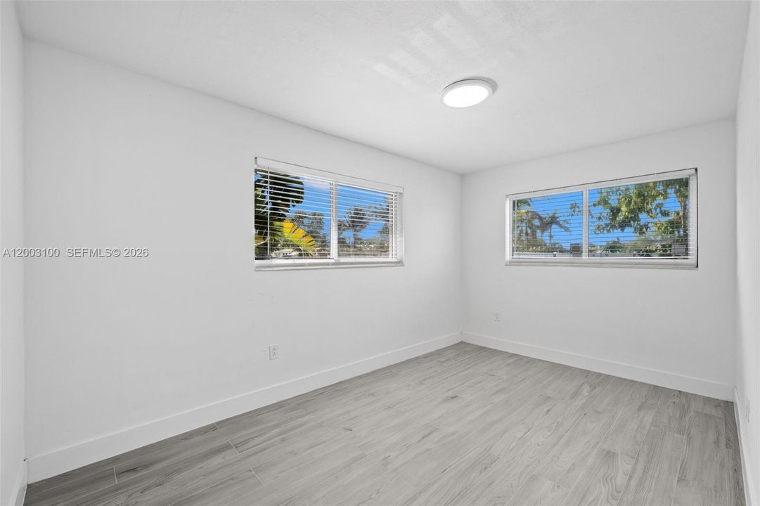 Под контрактом: $625,000 (3 спален, 2 ванн, 1188 Квадратных фут)