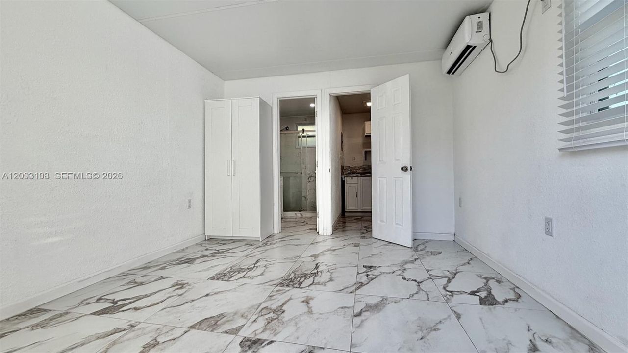 Recently Rented: $1,250 (1 beds, 1 baths, 1486 Square Feet)