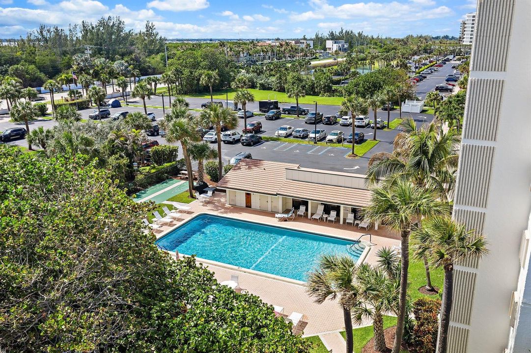 022-10310SOceanDr-205-JensenBeach-SMALL
