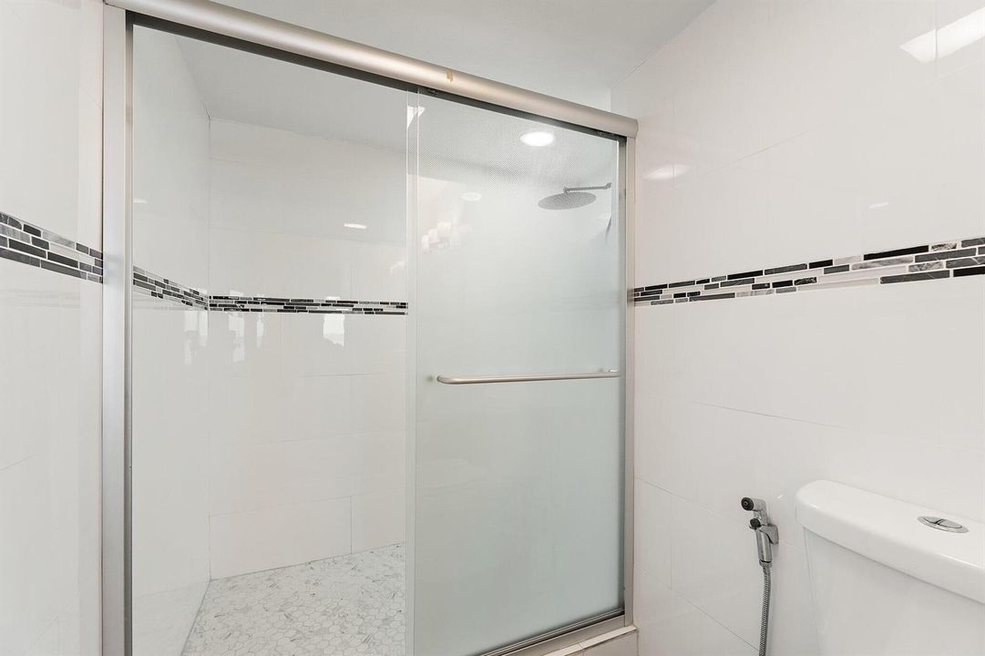 048-10310SOceanDr-205-JensenBeach-SMALL