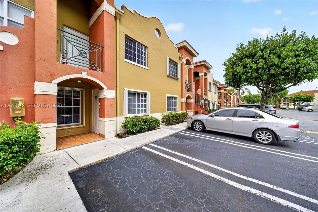 En Venta: $310,000 (2 camas, 2 baños, 900 Pies cuadrados)