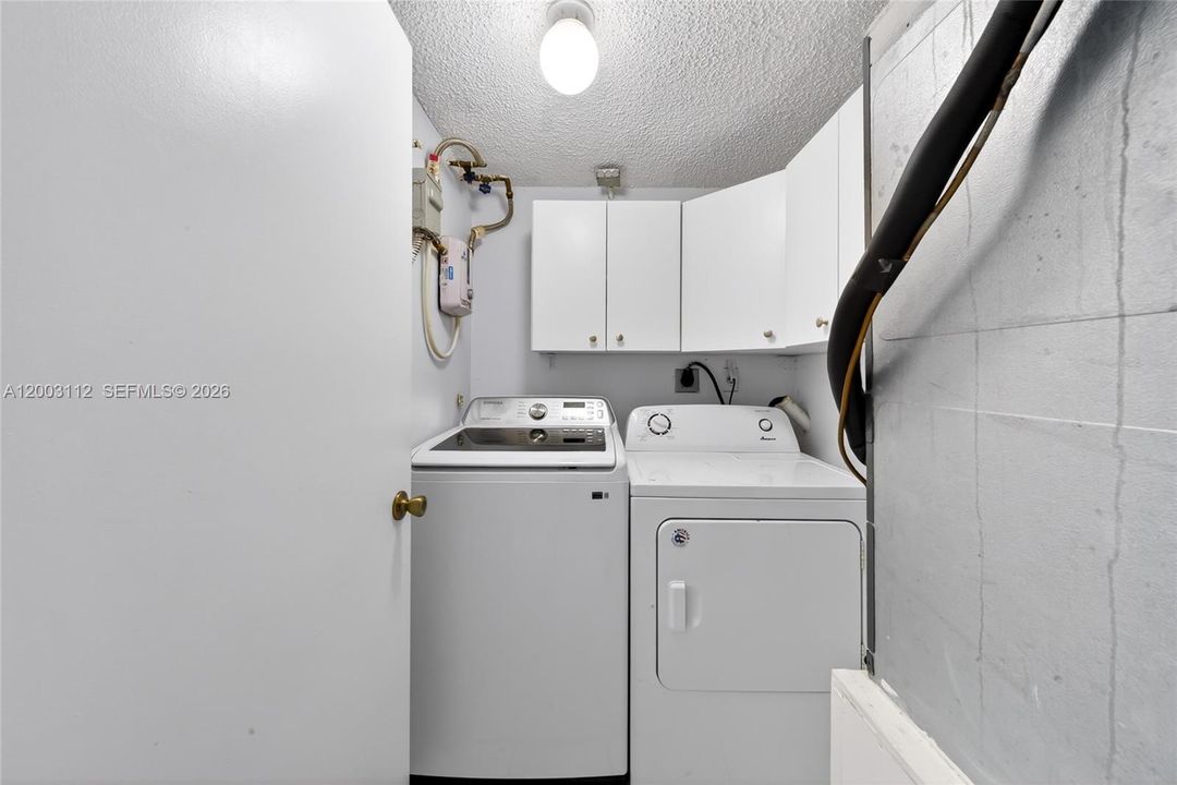 En Venta: $310,000 (2 camas, 2 baños, 900 Pies cuadrados)