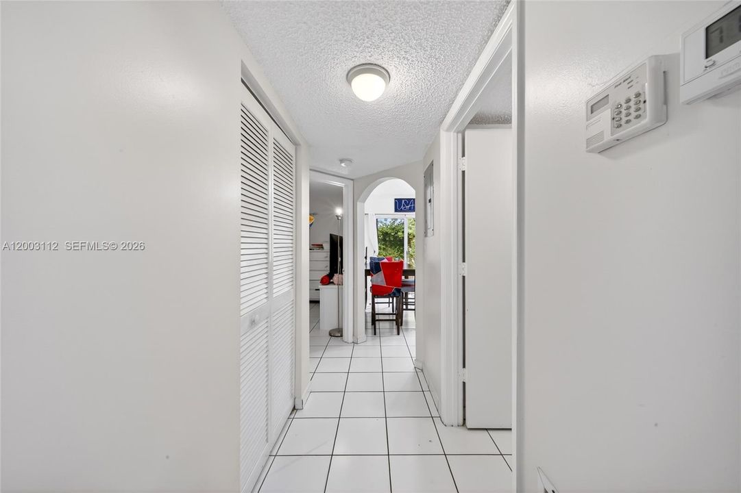 En Venta: $310,000 (2 camas, 2 baños, 900 Pies cuadrados)