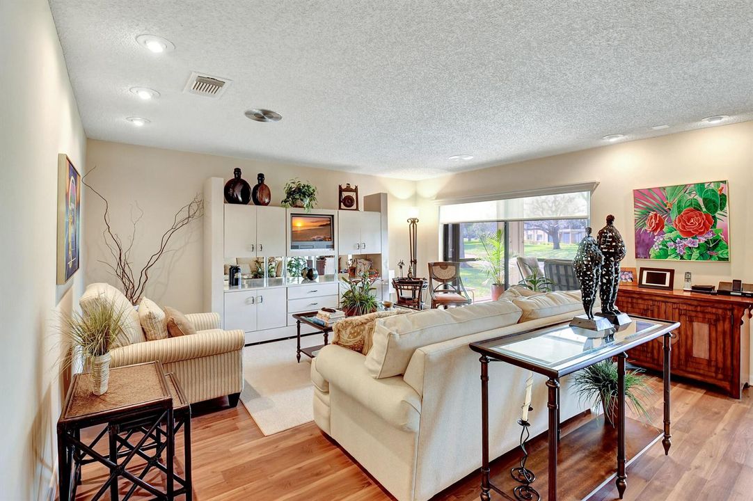 Den/Conv Bedroom