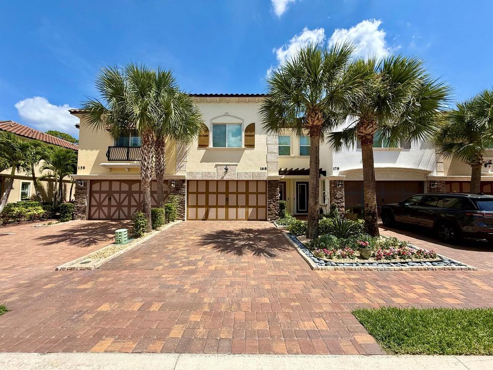 Beautiful residence ready for your stay!