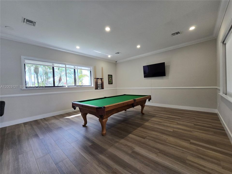 Activo con contrato: $335,000 (3 camas, 2 baños, 1314 Pies cuadrados)