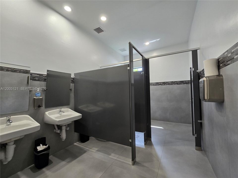 Activo con contrato: $335,000 (3 camas, 2 baños, 1314 Pies cuadrados)