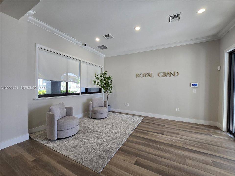 Activo con contrato: $335,000 (3 camas, 2 baños, 1314 Pies cuadrados)