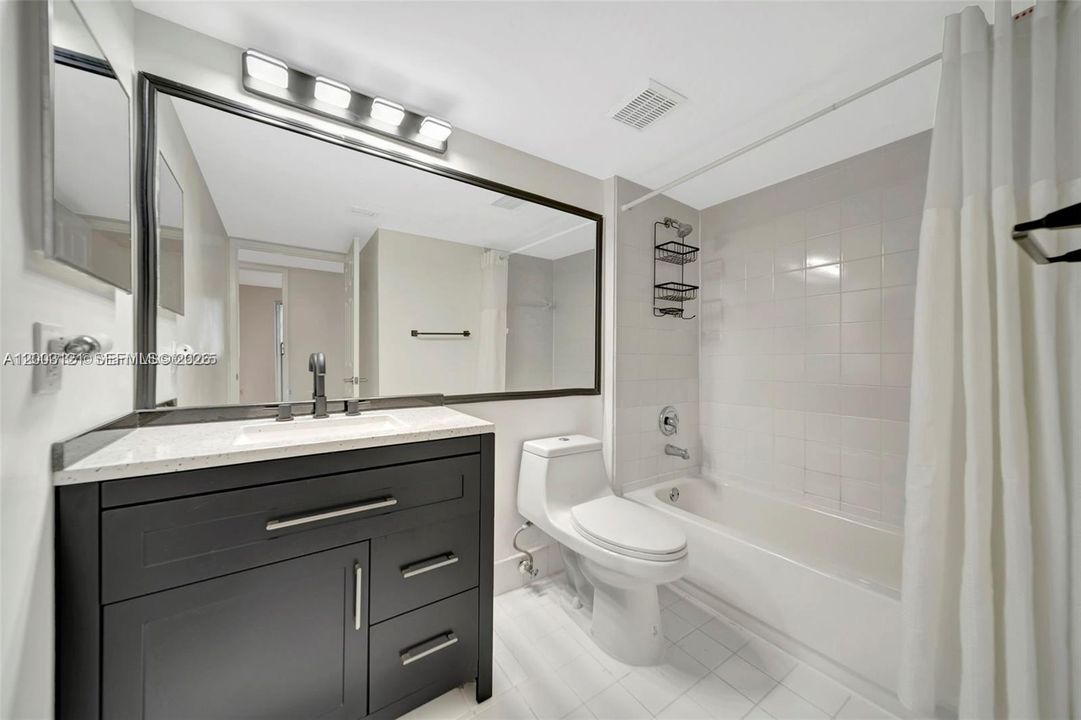 Activo con contrato: $335,000 (3 camas, 2 baños, 1314 Pies cuadrados)