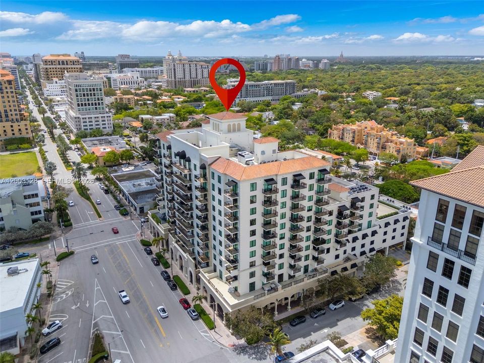 For Sale: $825,000 (2 beds, 2 baths, 1111 Square Feet)