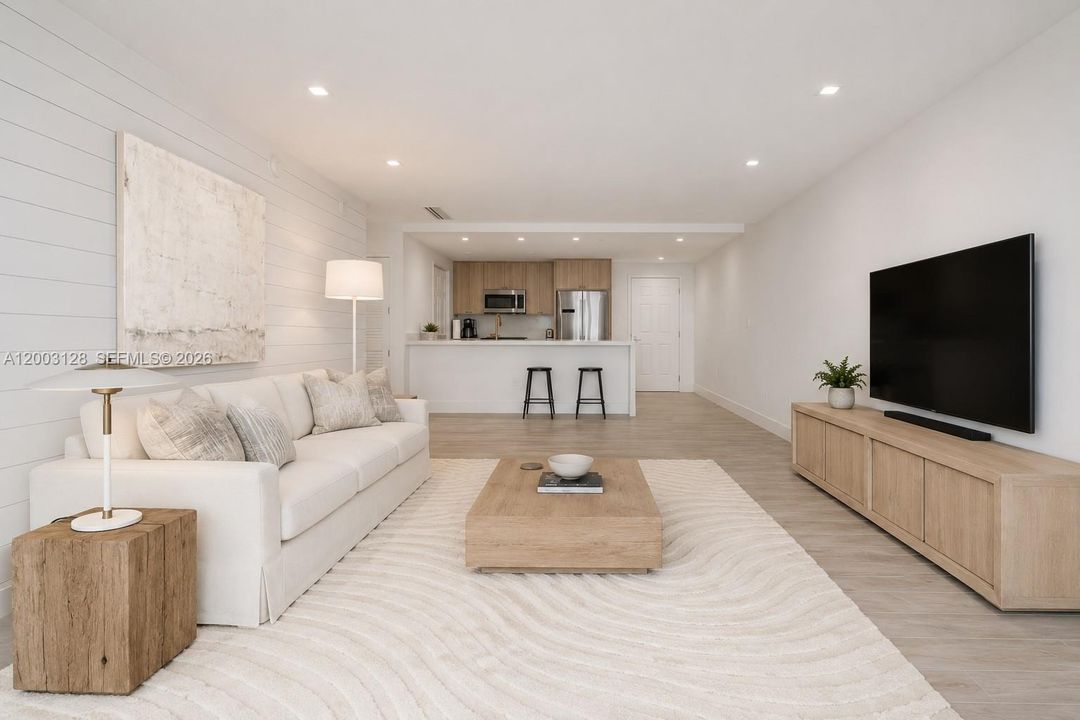 For Sale: $825,000 (2 beds, 2 baths, 1111 Square Feet)