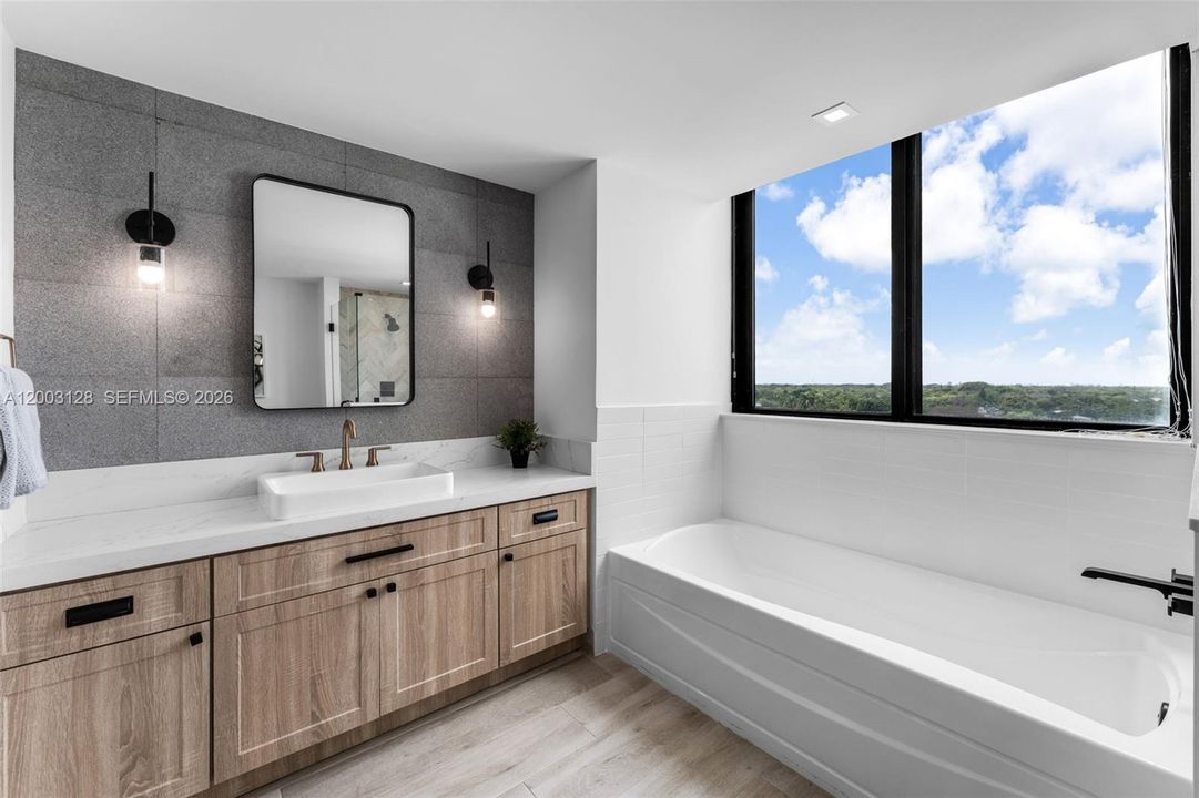 For Sale: $825,000 (2 beds, 2 baths, 1111 Square Feet)