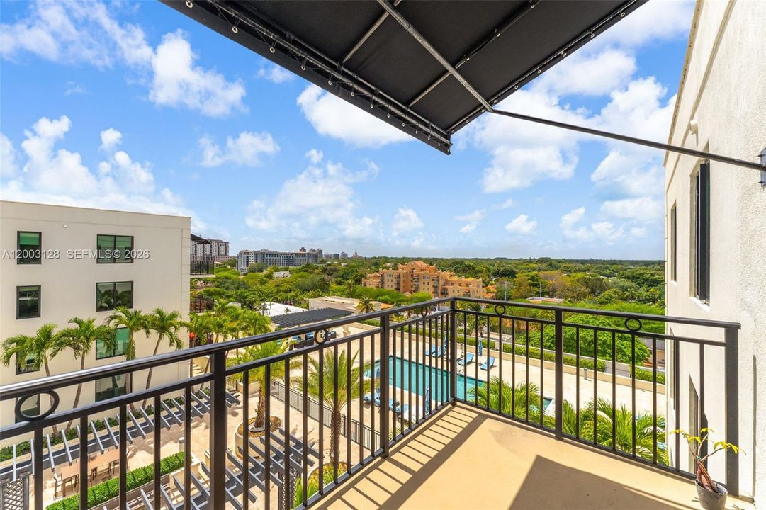 For Sale: $825,000 (2 beds, 2 baths, 1111 Square Feet)