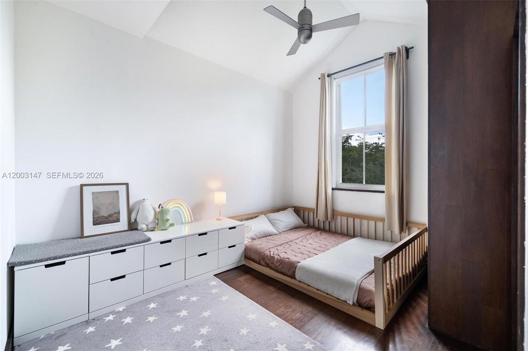 For Sale: $948,000 (2 beds, 2 baths, 1160 Square Feet)