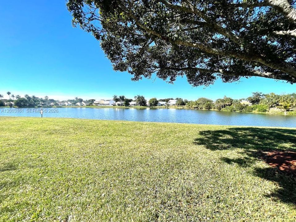 For Rent: $2,650 (2 beds, 2 baths, 1374 Square Feet)
