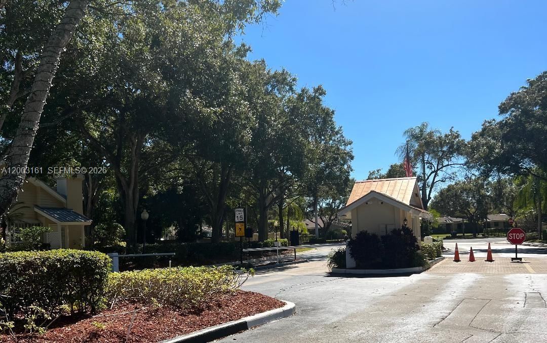 For Rent: $2,650 (2 beds, 2 baths, 1374 Square Feet)