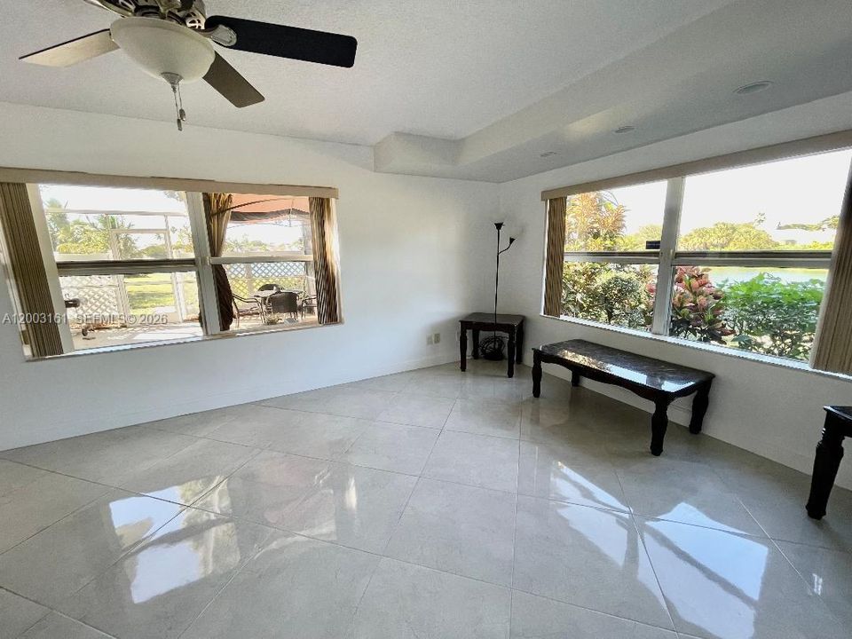 For Rent: $2,650 (2 beds, 2 baths, 1374 Square Feet)